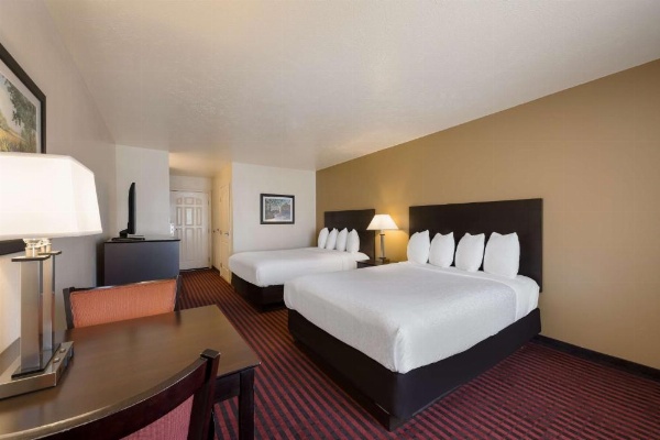  Best Western Salinas Valley Inn & Suites image 9